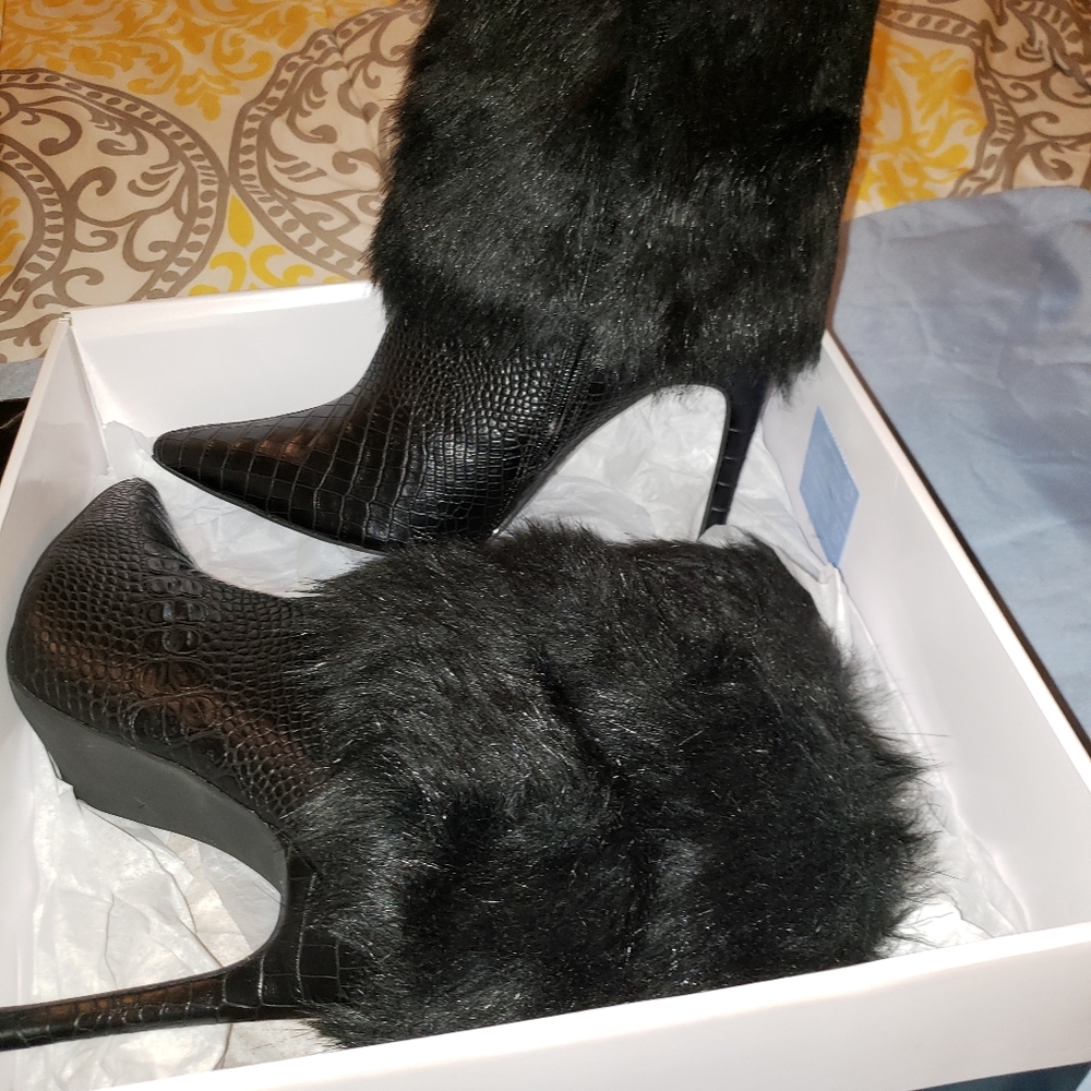 Shoes - Picture 13 of 15